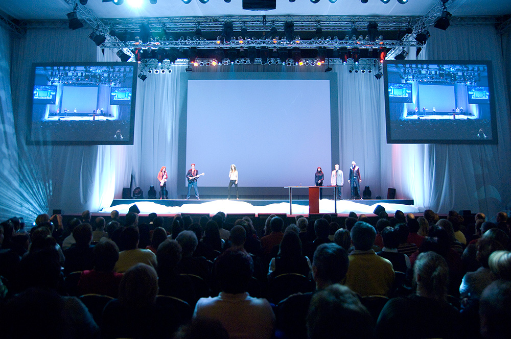 Songpremiere beim Hertie-Kick-off in der Grugahalle Essen